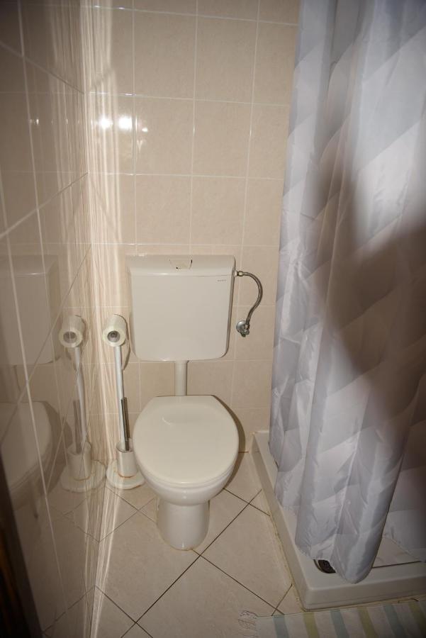 Villa Claudia Lemon Appartment Premantura Buitenkant foto
