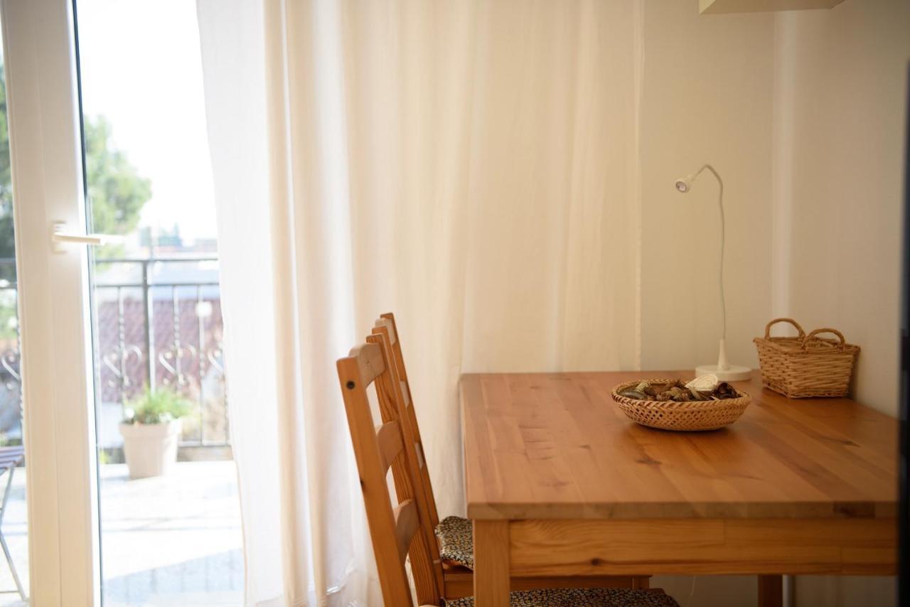Villa Claudia Lemon Appartment Premantura Buitenkant foto