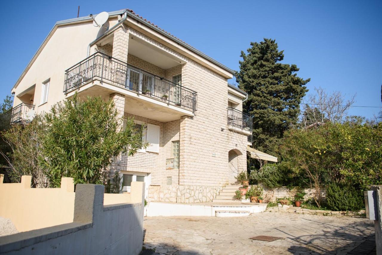 Villa Claudia Lemon Appartment Premantura Buitenkant foto