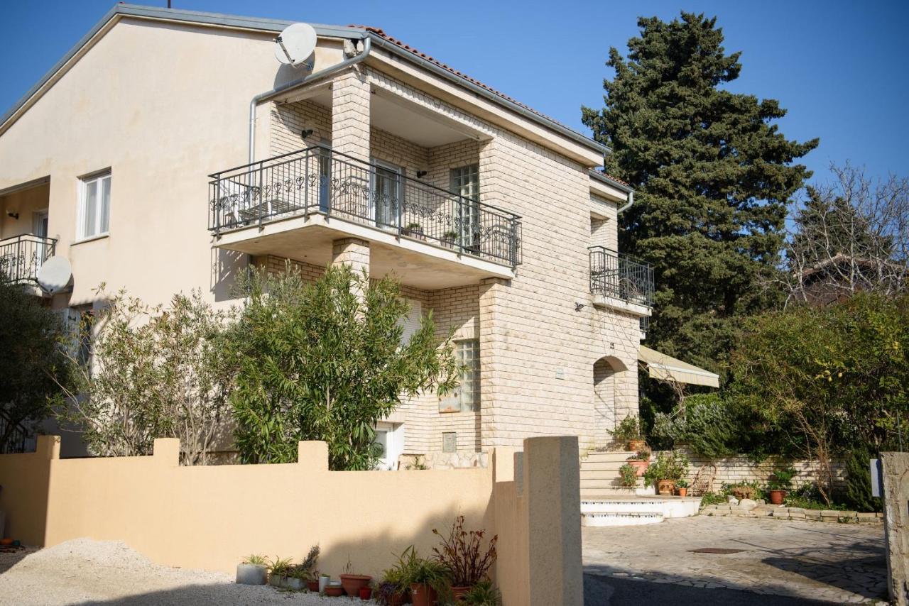 Villa Claudia Lemon Appartment Premantura Buitenkant foto