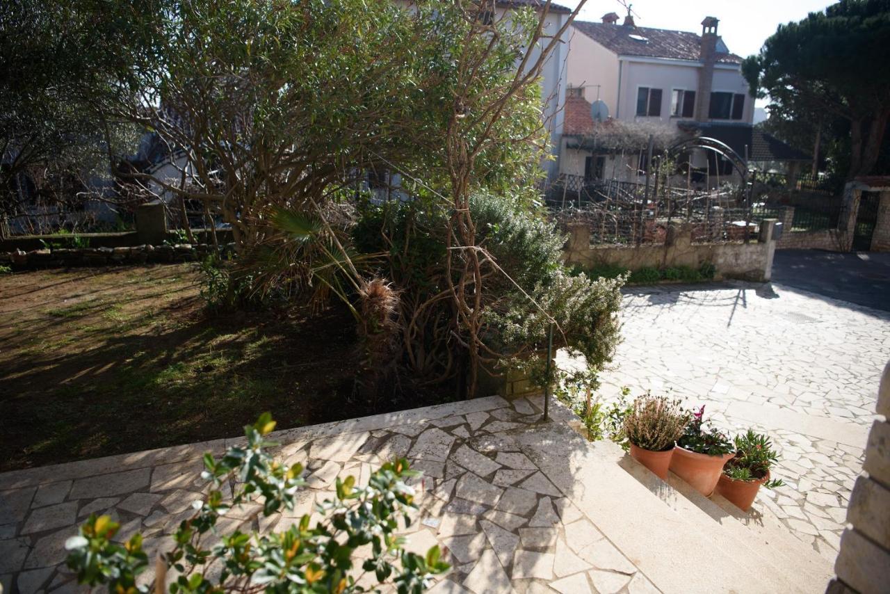 Villa Claudia Lemon Appartment Premantura Buitenkant foto