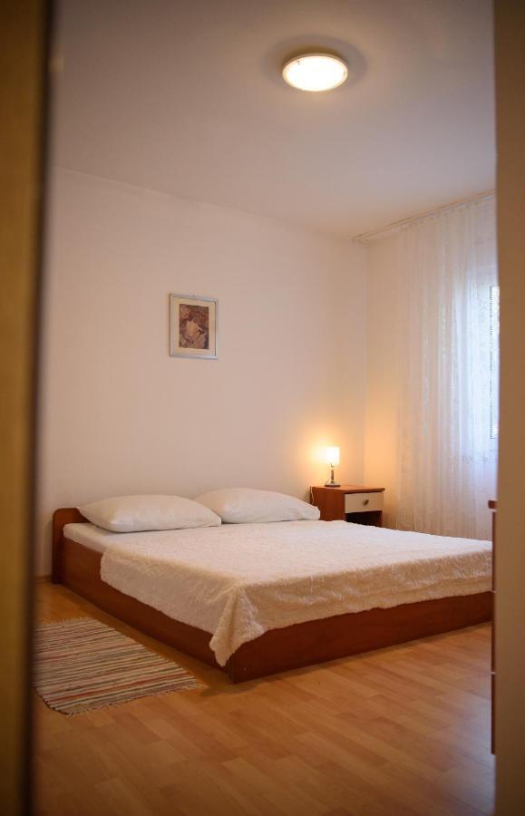 Villa Claudia Lemon Appartment Premantura Buitenkant foto