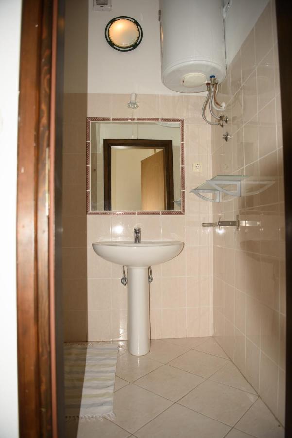 Villa Claudia Lemon Appartment Premantura Buitenkant foto
